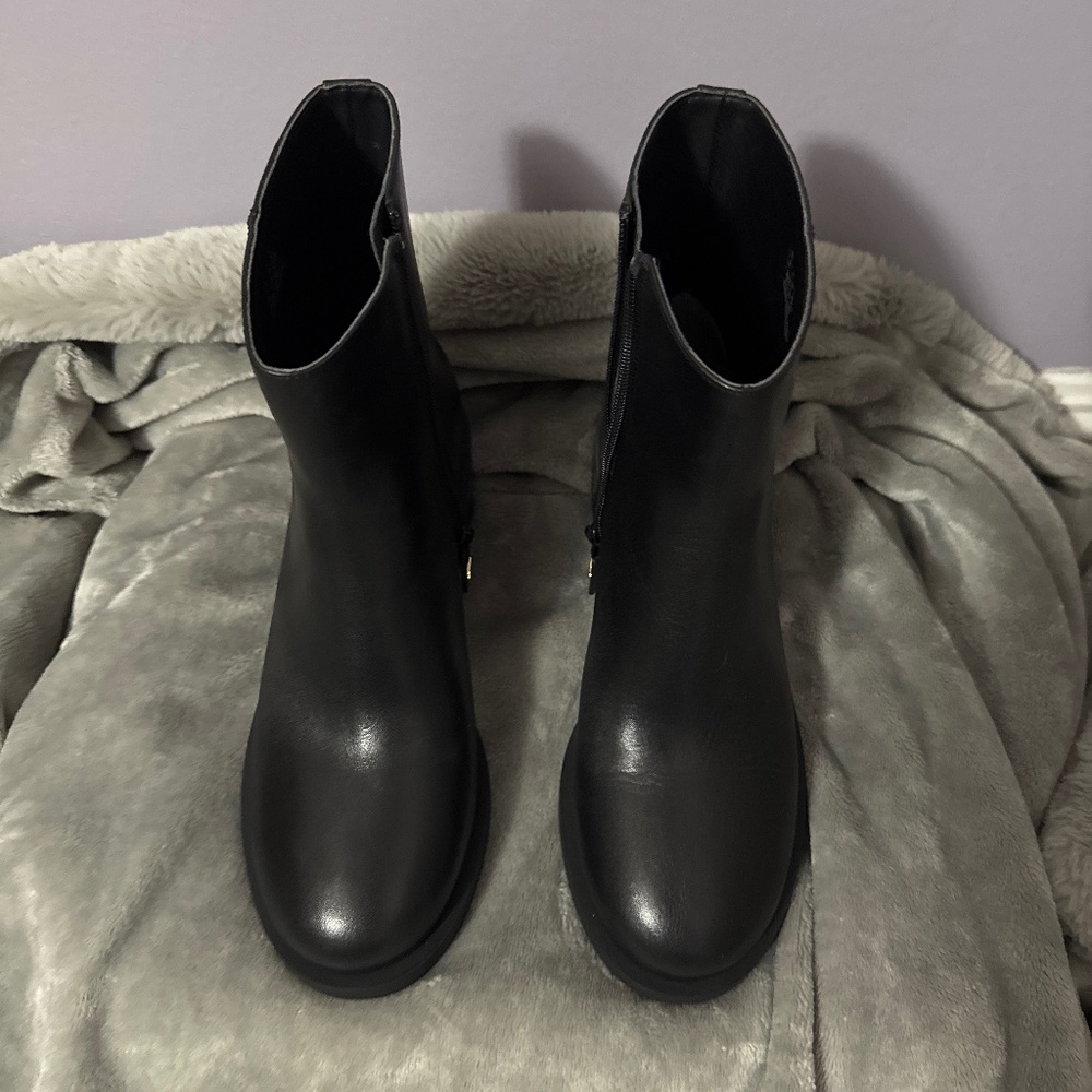 Stuart Weitzman Sullie Zip Bootie